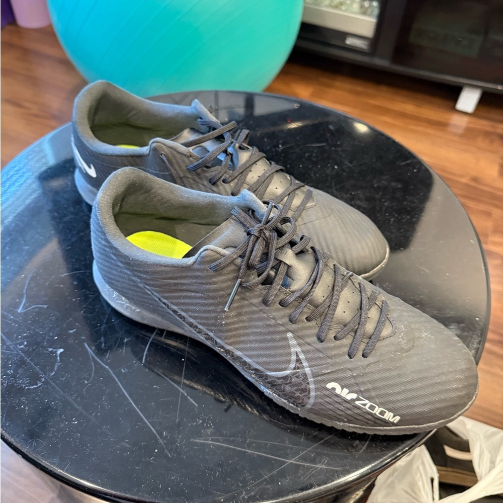 Nike Air Zoom Dark Gray Sneakers